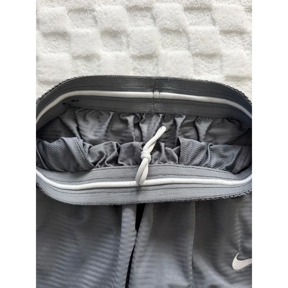Nike Mens Basketball Shorts Gray Athletic Gym Training Large EUC